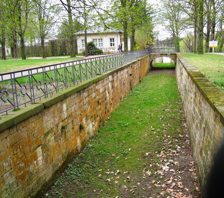 n_1222.jpg